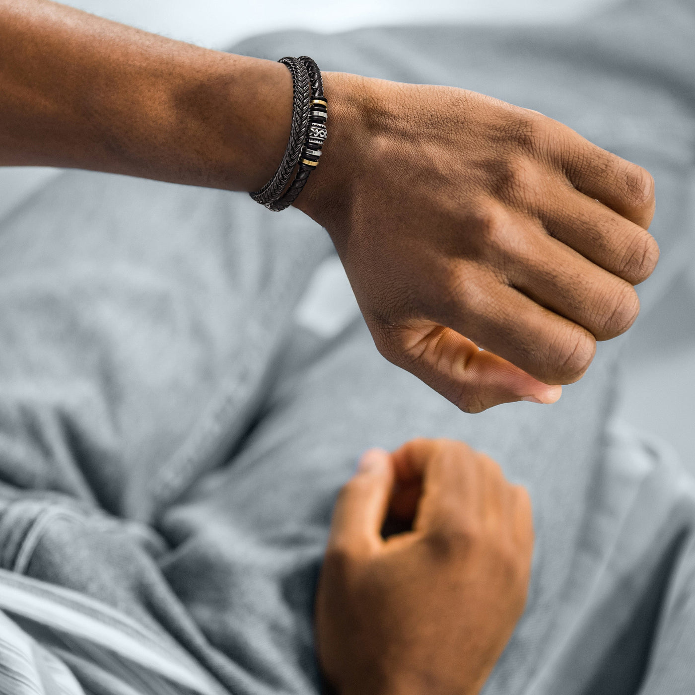 Til Barnebarnet Mitt - Lederarmbånd - Kjærlig Hilsen, Mormor Eller Farmor